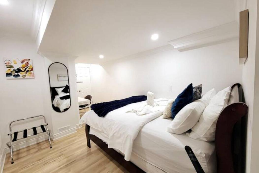 Modern Oasis In Richmond Hill, The Place For You! 아파트 외부 사진